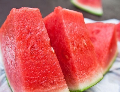 Buddion a niwed watermelon ar gyfer pobl ddiabetig