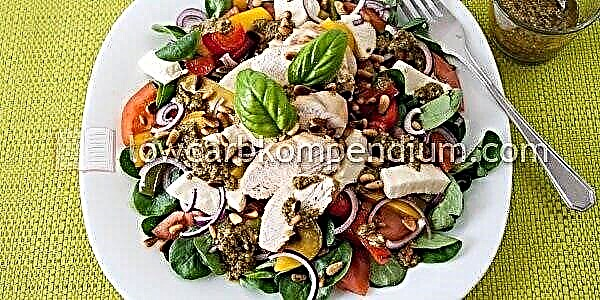 Tuscan salad sareng basil pesto sareng mozzarella