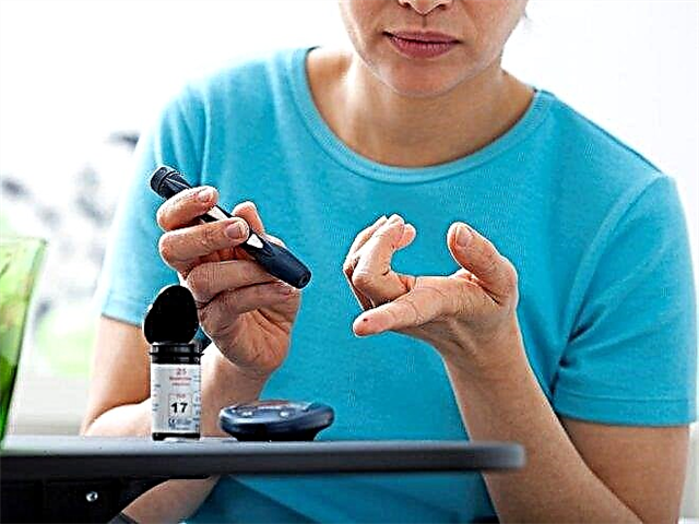 Tandha lan gejala awal diabetes ing wanita: tingkat gula wanita