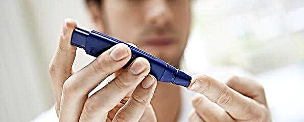 Nyababkeun serangan diabetes di lalaki jeung perawatan darurat